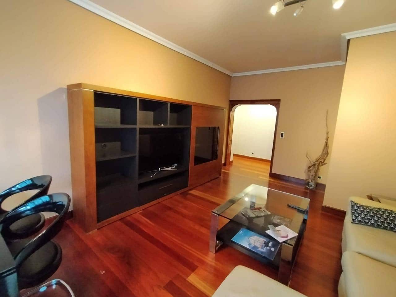 3 bedroom Flat for rent in Bilbao with garage - € 1,950 (Ref: 6637862)