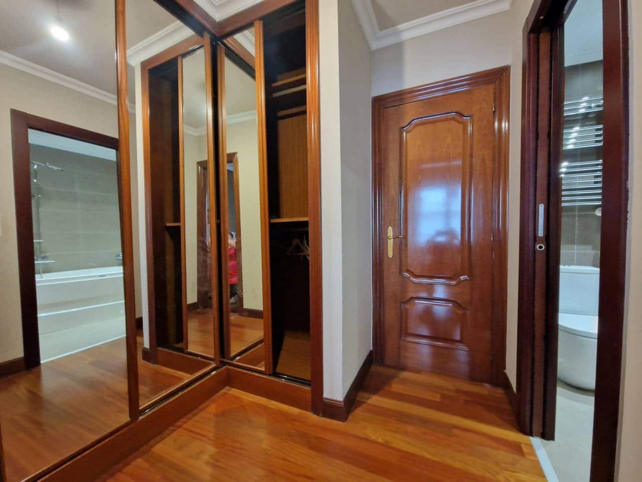 3 bedroom Flat for rent in Bilbao with garage - € 1,950 (Ref: 6637862)