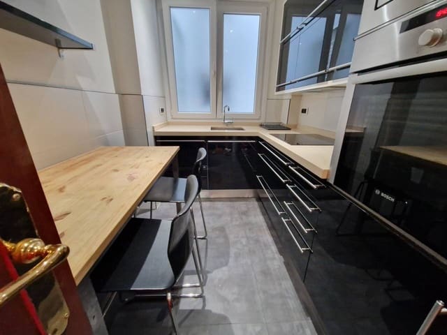3 bedroom Flat for rent in Bilbao with garage - € 1,950 (Ref: 6637862)