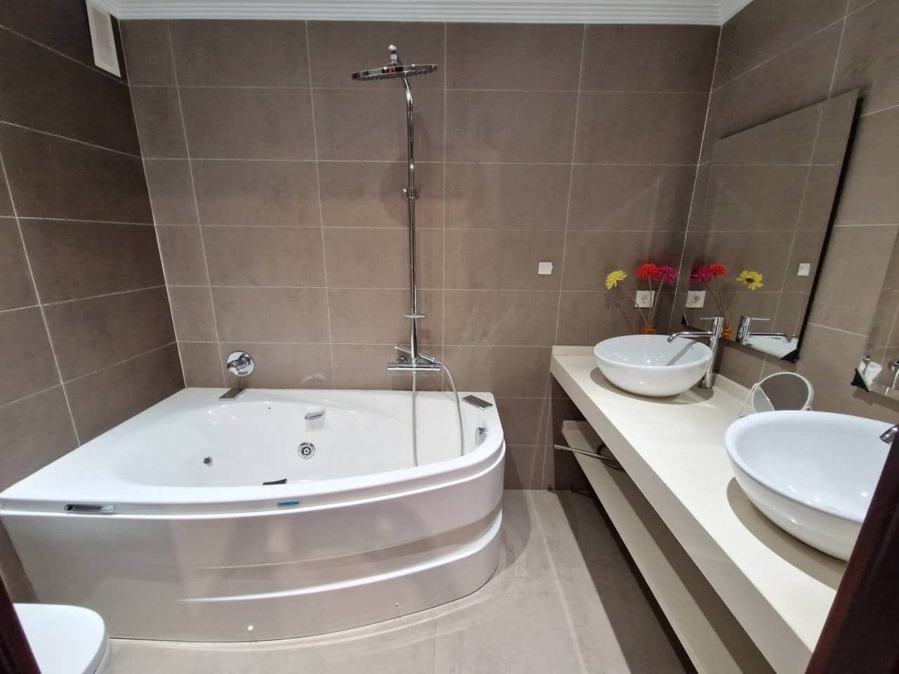 3 bedroom Flat for rent in Bilbao with garage - € 1,950 (Ref: 6637862)