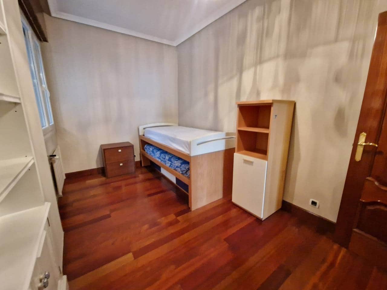 3 bedroom Flat for rent in Bilbao with garage - € 1,950 (Ref: 6637862)