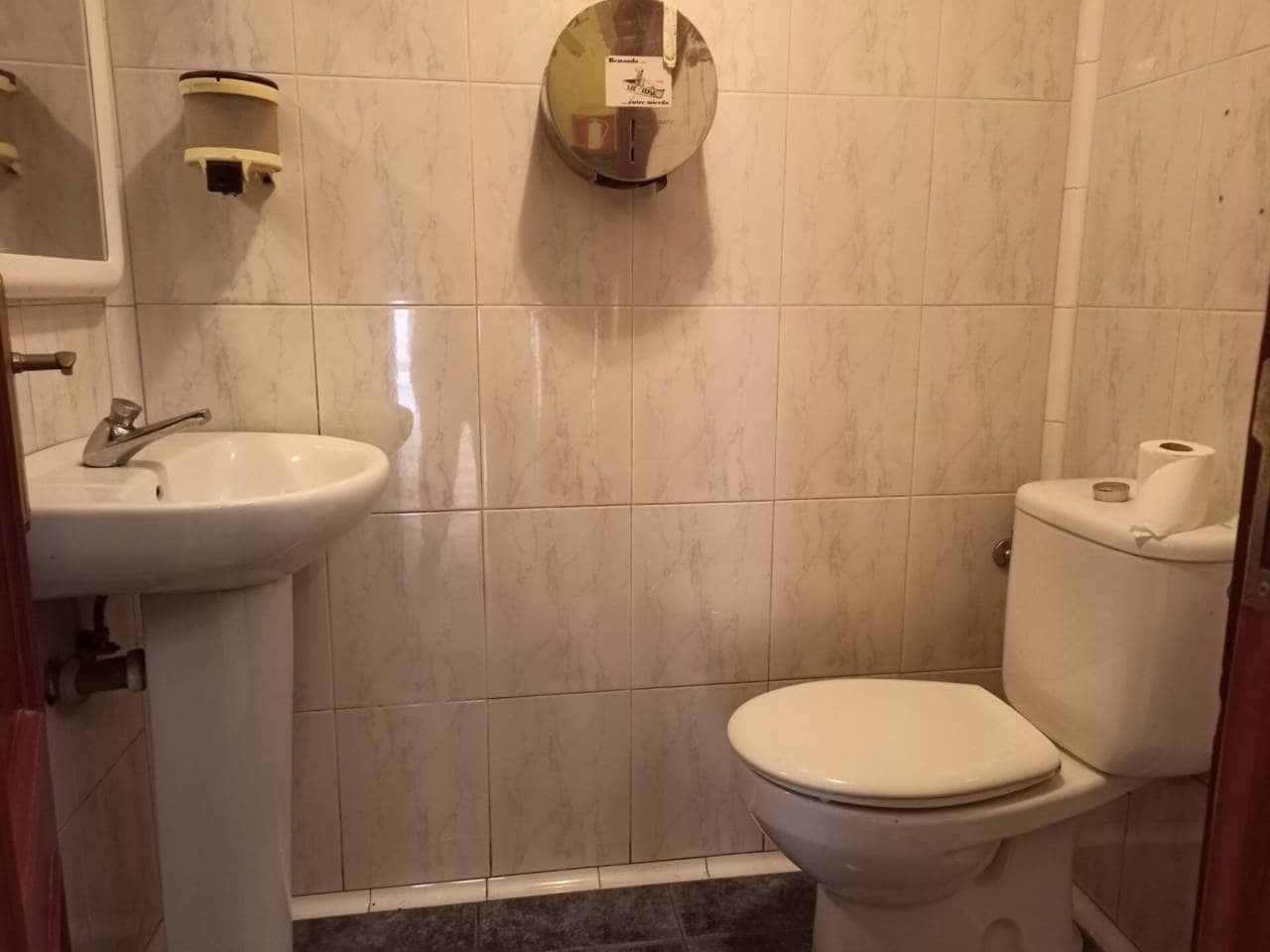 Commercial for sale in Bilbao - € 59,000 (Ref: 6667272)