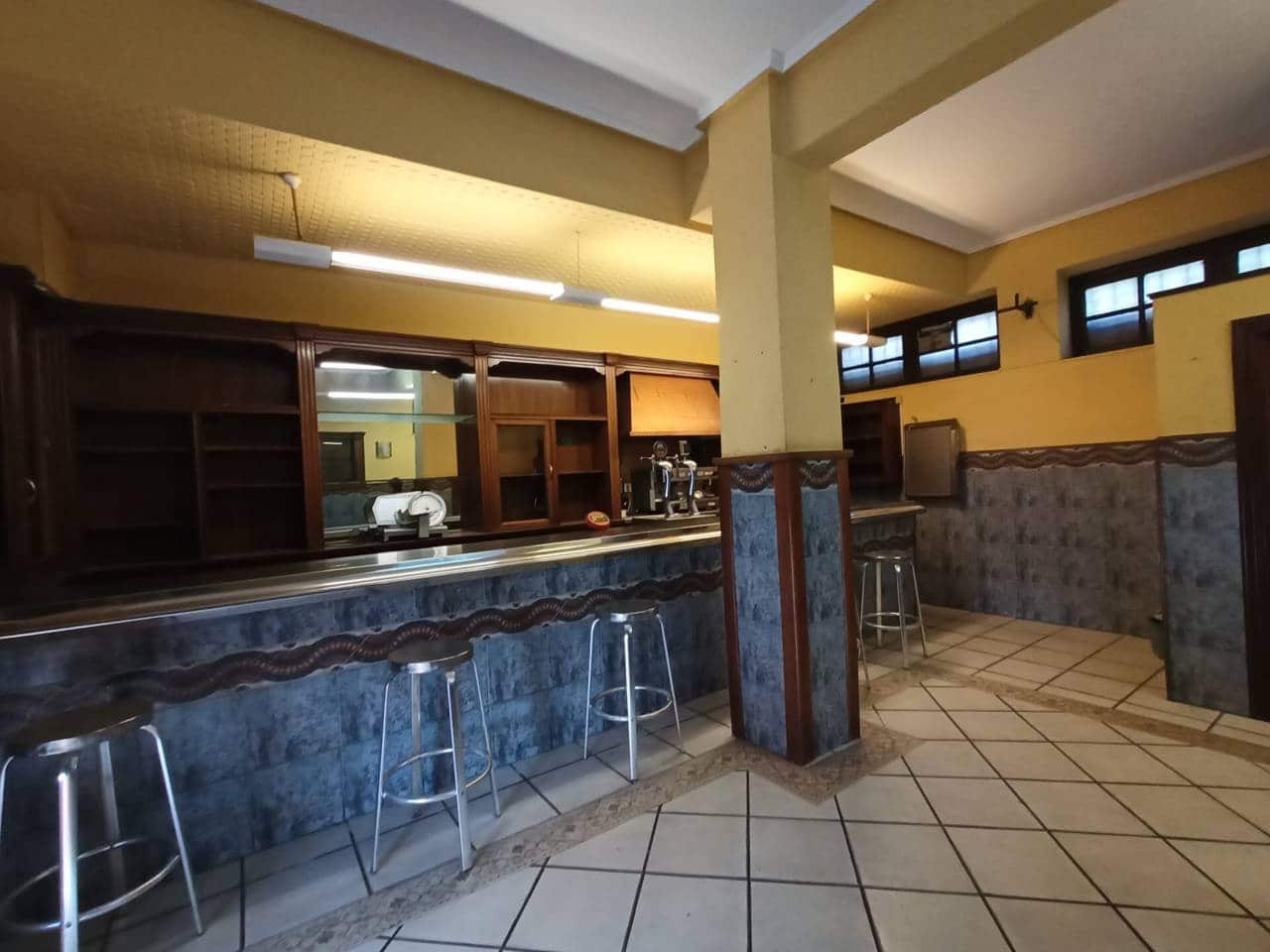 Commercial for sale in Bilbao - € 59,000 (Ref: 6667272)