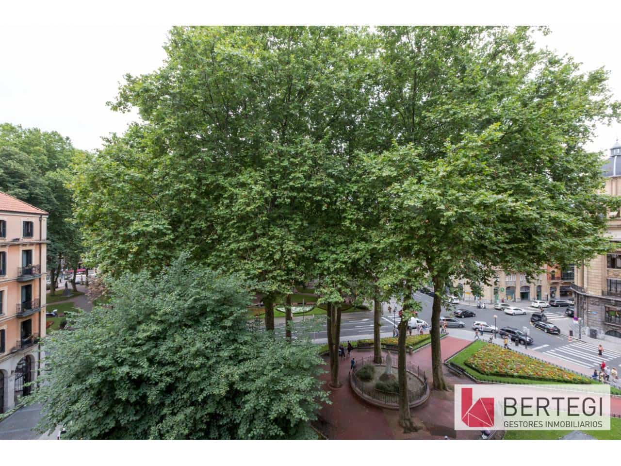 8 soveværelse Lejlighed til salg i Bilbao - € 840.000 (Ref: 6940111)