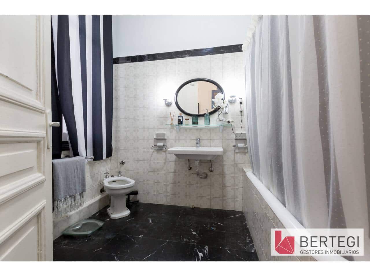 8 soveværelse Lejlighed til salg i Bilbao - € 840.000 (Ref: 6940111)