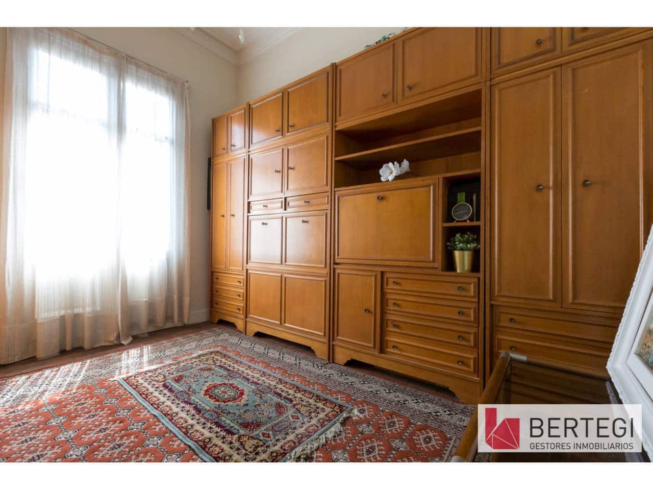 8 soveværelse Lejlighed til salg i Bilbao - € 840.000 (Ref: 6940111)