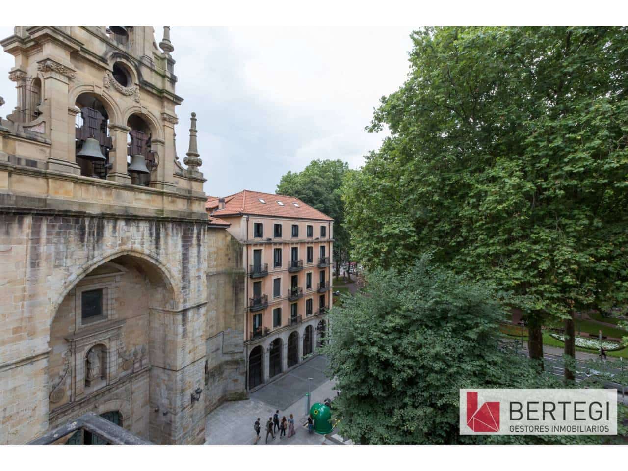 8 soveværelse Lejlighed til salg i Bilbao - € 840.000 (Ref: 6940111)