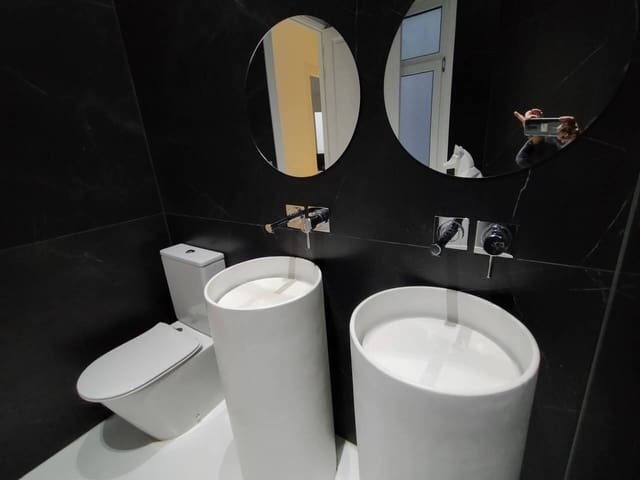 3 soveværelse Lejlighed til salg i Bilbao - € 695.000 (Ref: 6974948)