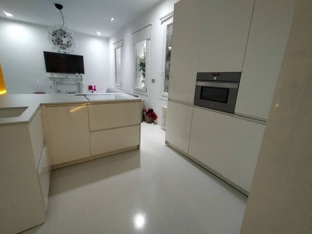 3 soveværelse Lejlighed til salg i Bilbao - € 695.000 (Ref: 6974948)