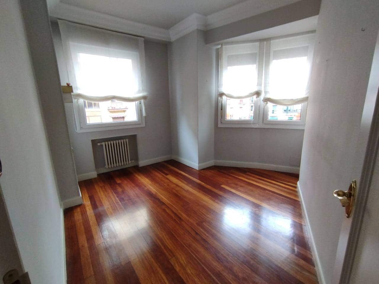Appartement de 3 chambres à louer à Bilbao - 1 375 € (Ref: 6993855)