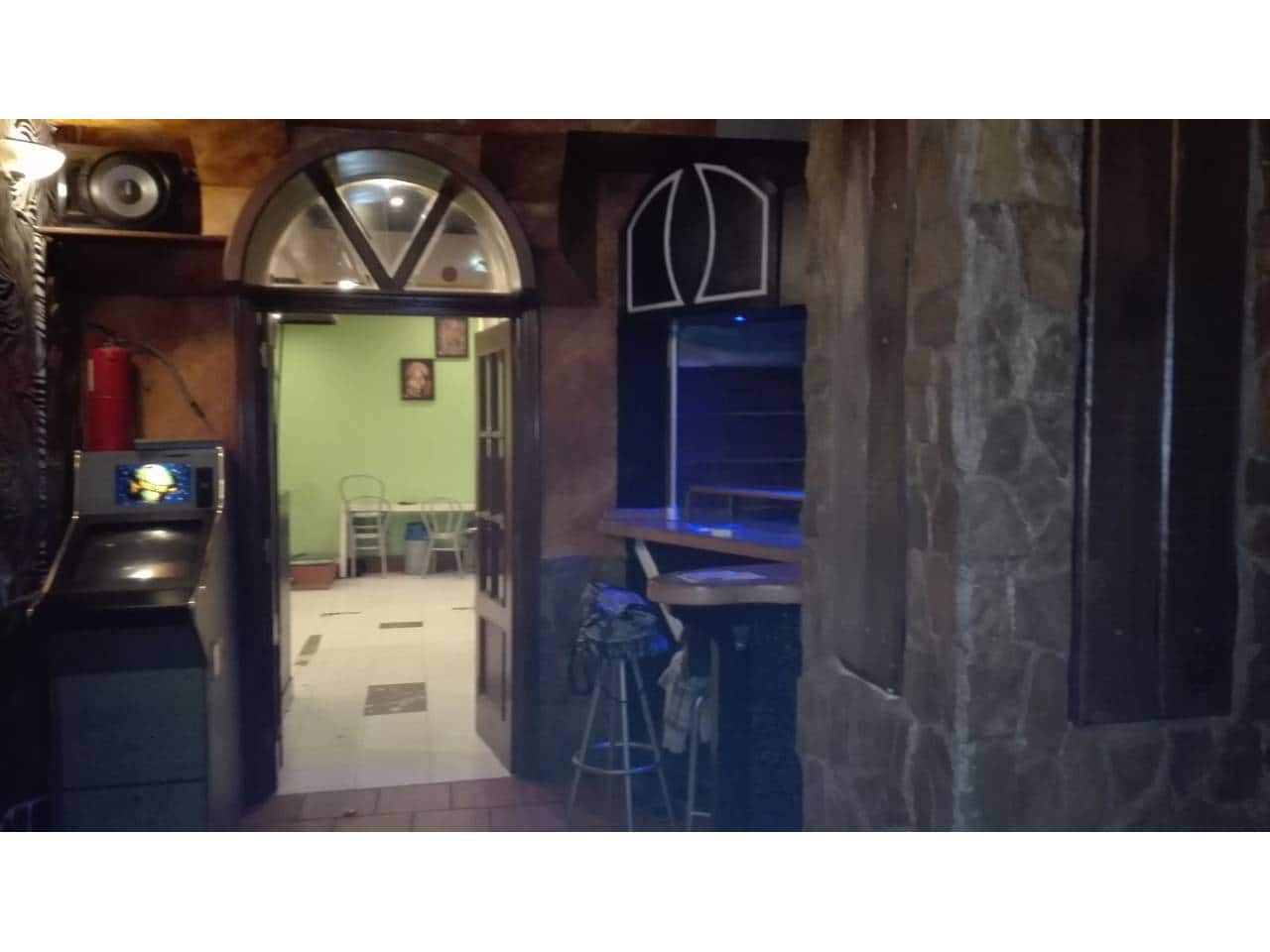 Erhverv til salg i Bilbao - € 200.000 (Ref: 7403165)