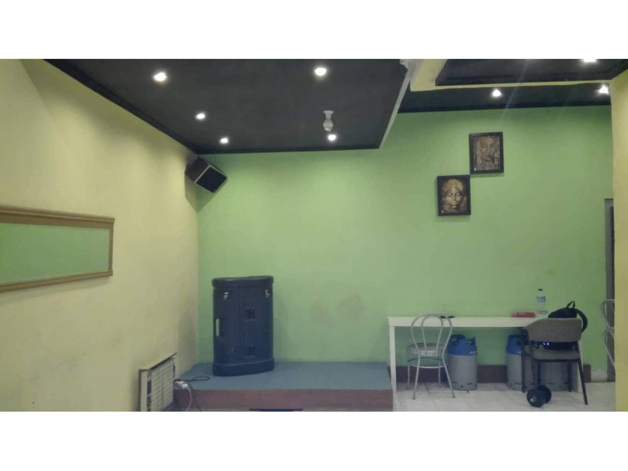 Erhverv til salg i Bilbao - € 200.000 (Ref: 7403165)