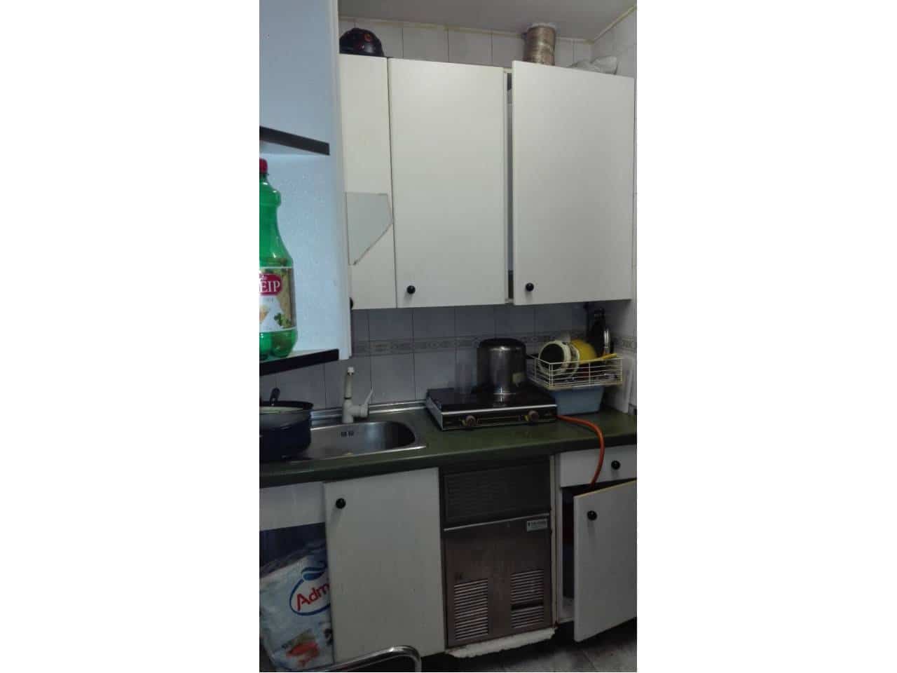 Erhverv til salg i Bilbao - € 200.000 (Ref: 7403165)