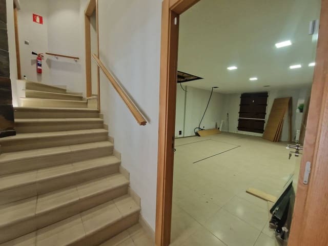 Commercial for rent in Bilbao - € 1,900 (Ref: 7419284)