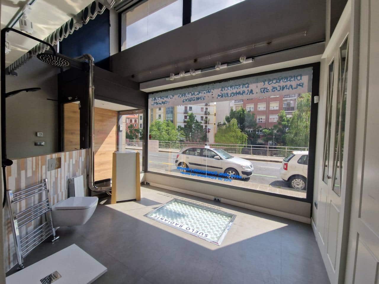 Erhverv til leje i Bilbao - € 1.900 (Ref: 7419284)