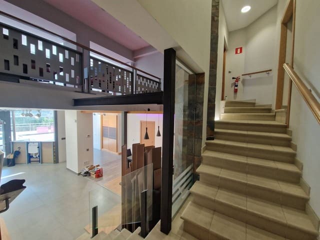 Commercial for rent in Bilbao - € 1,900 (Ref: 7419284)