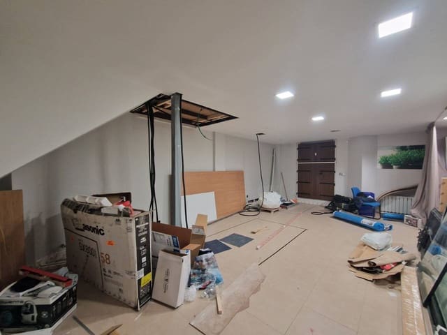 Kaupallinen myytävänä paikassa Bilbao - 320 000 € (Ref: 7419285)