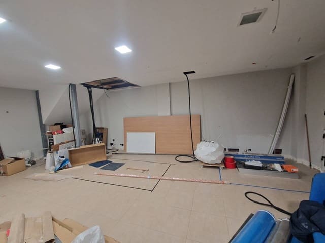 Kaupallinen myytävänä paikassa Bilbao - 320 000 € (Ref: 7419285)