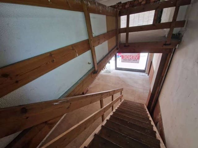 Kaupallinen myytävänä paikassa Bilbao - 200 000 € (Ref: 7465951)