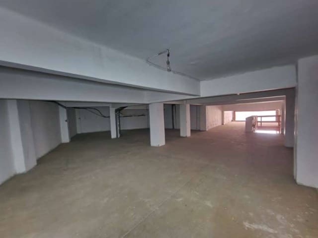 Kaupallinen myytävänä paikassa Bilbao - 200 000 € (Ref: 7465951)