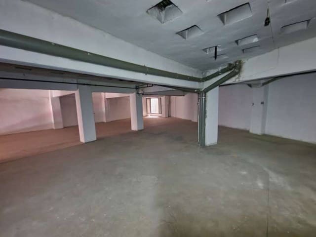 Kaupallinen myytävänä paikassa Bilbao - 200 000 € (Ref: 7465951)