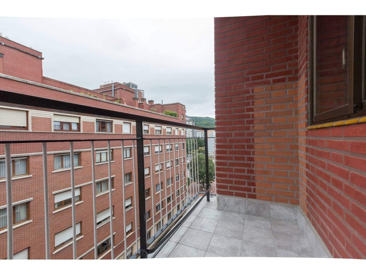 3 bedroom Flat for rent in Bilbao - € 1,290 (Ref: 7645755)
