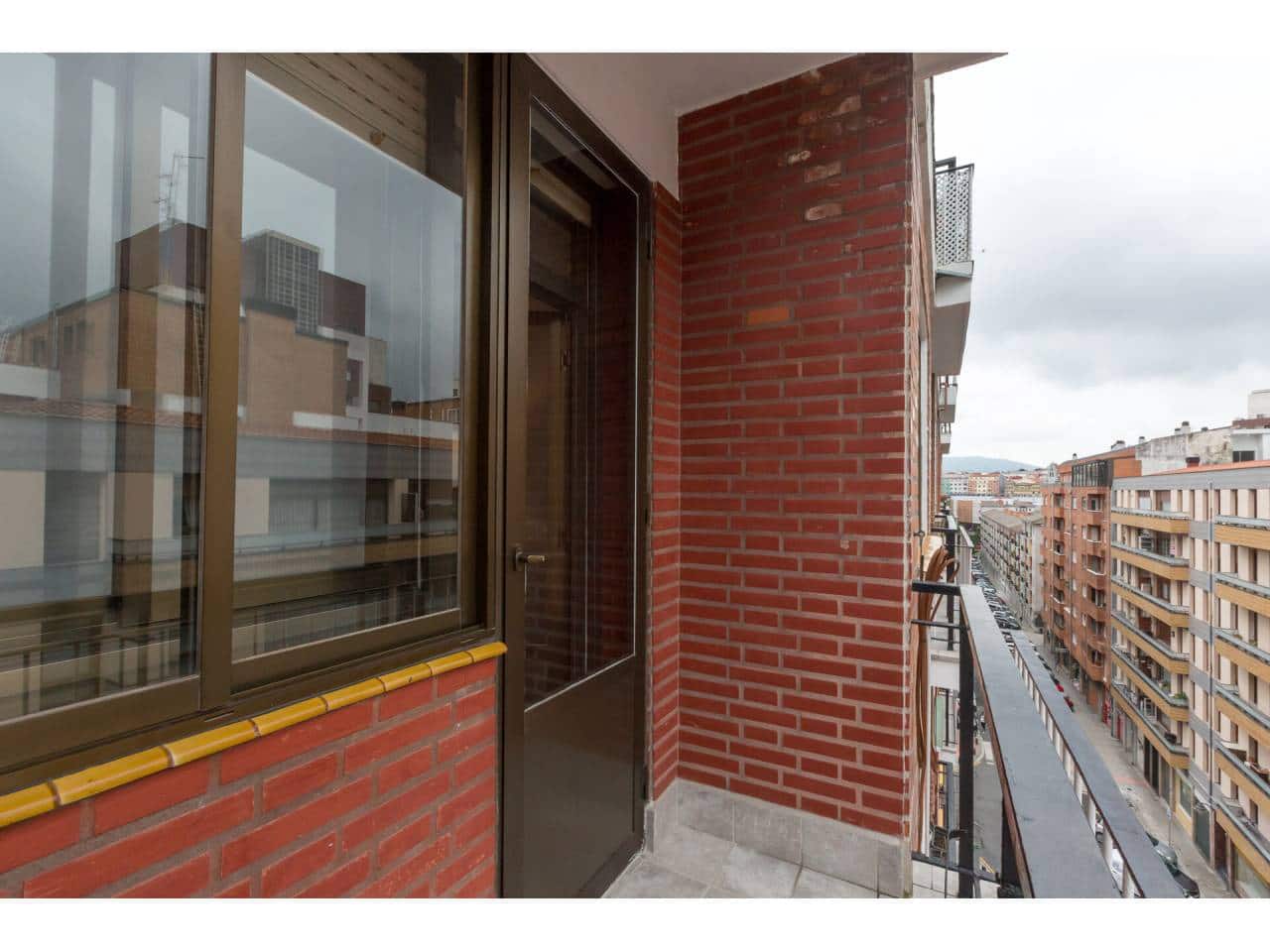 3 bedroom Flat for rent in Bilbao - € 1,290 (Ref: 7645755)
