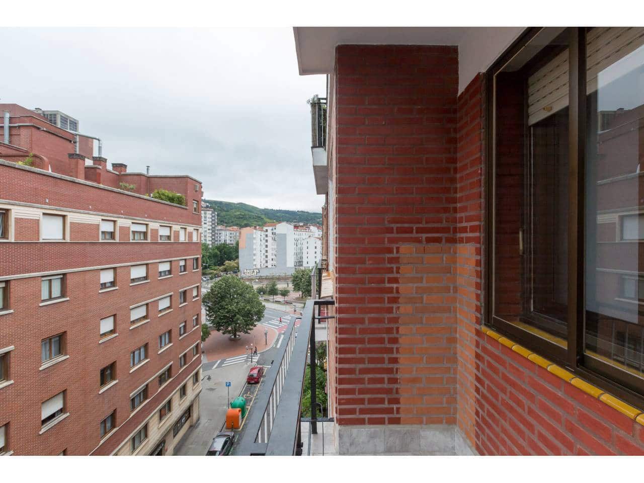 3 bedroom Flat for rent in Bilbao - € 1,290 (Ref: 7645755)