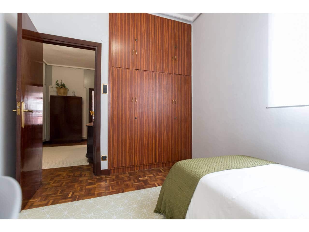 3 bedroom Flat for rent in Bilbao - € 1,290 (Ref: 7645755)