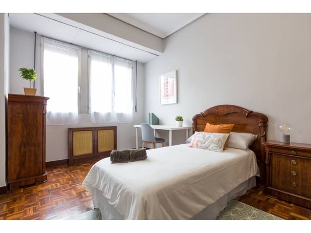 3 soveværelse Lejlighed til leje i Bilbao - € 1.290 (Ref: 7645755)