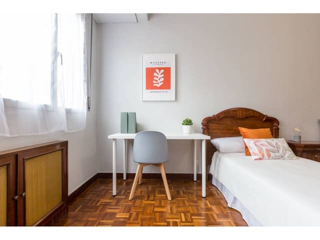 3 soveværelse Lejlighed til leje i Bilbao - € 1.290 (Ref: 7645755)