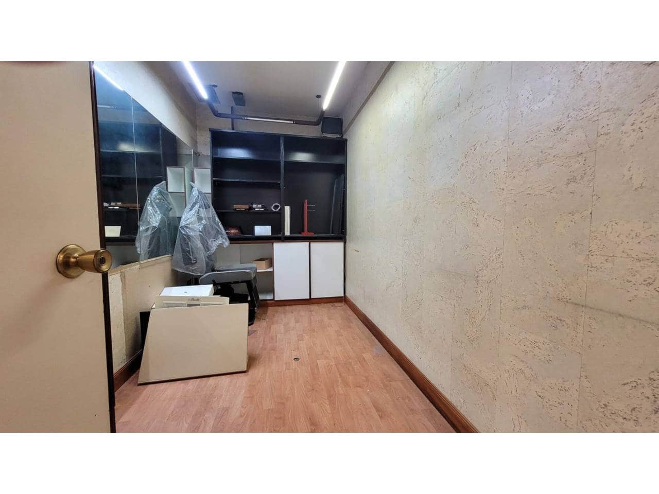 Komercyjne na sprzedaż w Bilbao - 990 000 € (Ref: 7773381)