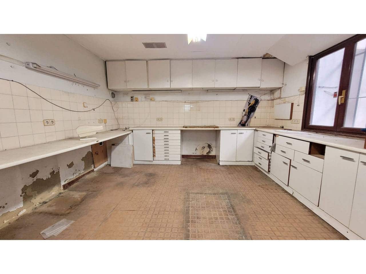 Komercyjne na sprzedaż w Bilbao - 990 000 € (Ref: 7773381)