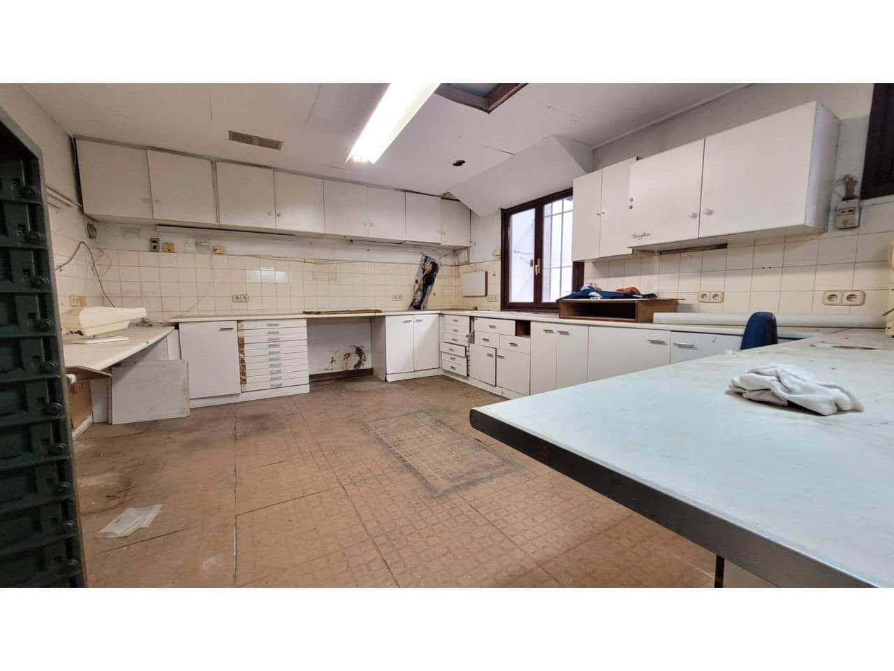 Komercyjne na sprzedaż w Bilbao - 990 000 € (Ref: 7773381)