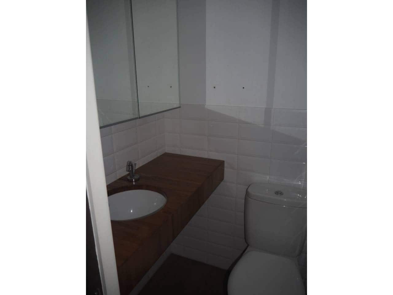 Erhverv til salg i Bilbao - € 270.000 (Ref: 7847325)