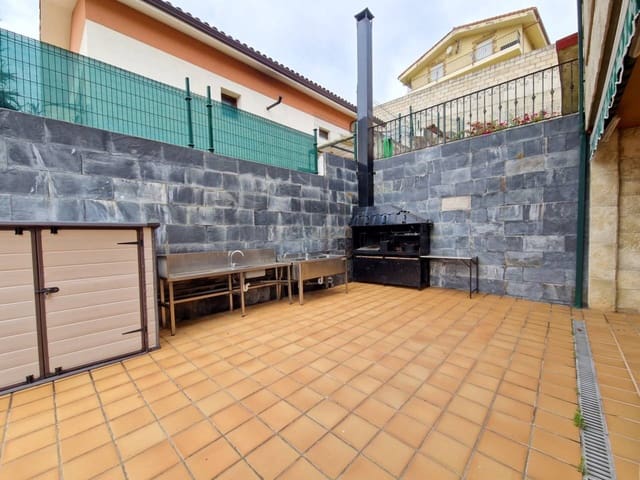 7 bedroom Villa for sale in Valle de Mena with pool garage - € 535,000 (Ref: 8215485)