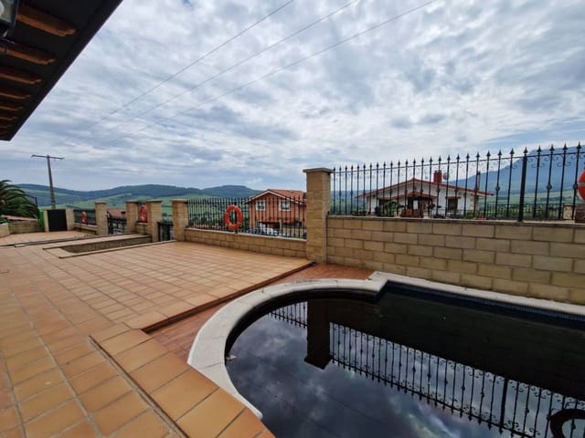 7 bedroom Villa for sale in Valle de Mena with pool garage - € 535,000 (Ref: 8215485)