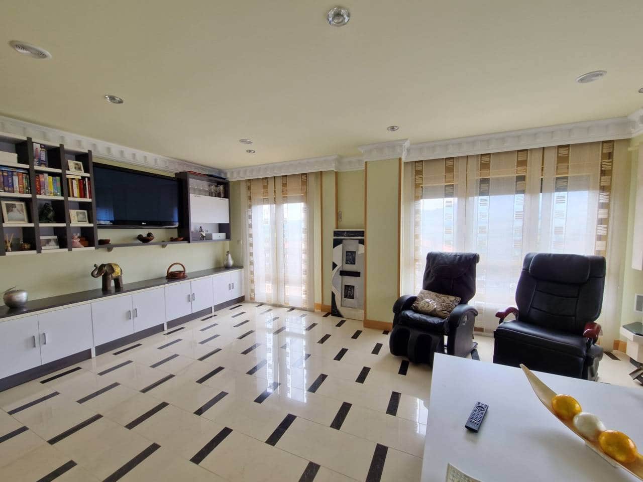 7 soveværelse Villa til salg i Valle de Mena med swimmingpool garage - € 535.000 (Ref: 8215485)