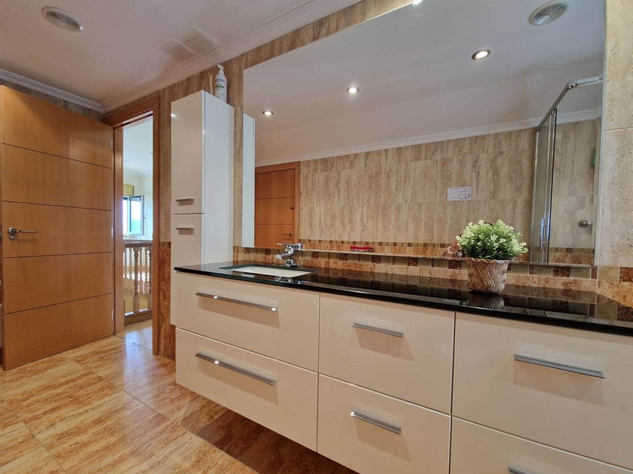 7 soveværelse Villa til salg i Valle de Mena med swimmingpool garage - € 535.000 (Ref: 8215485)