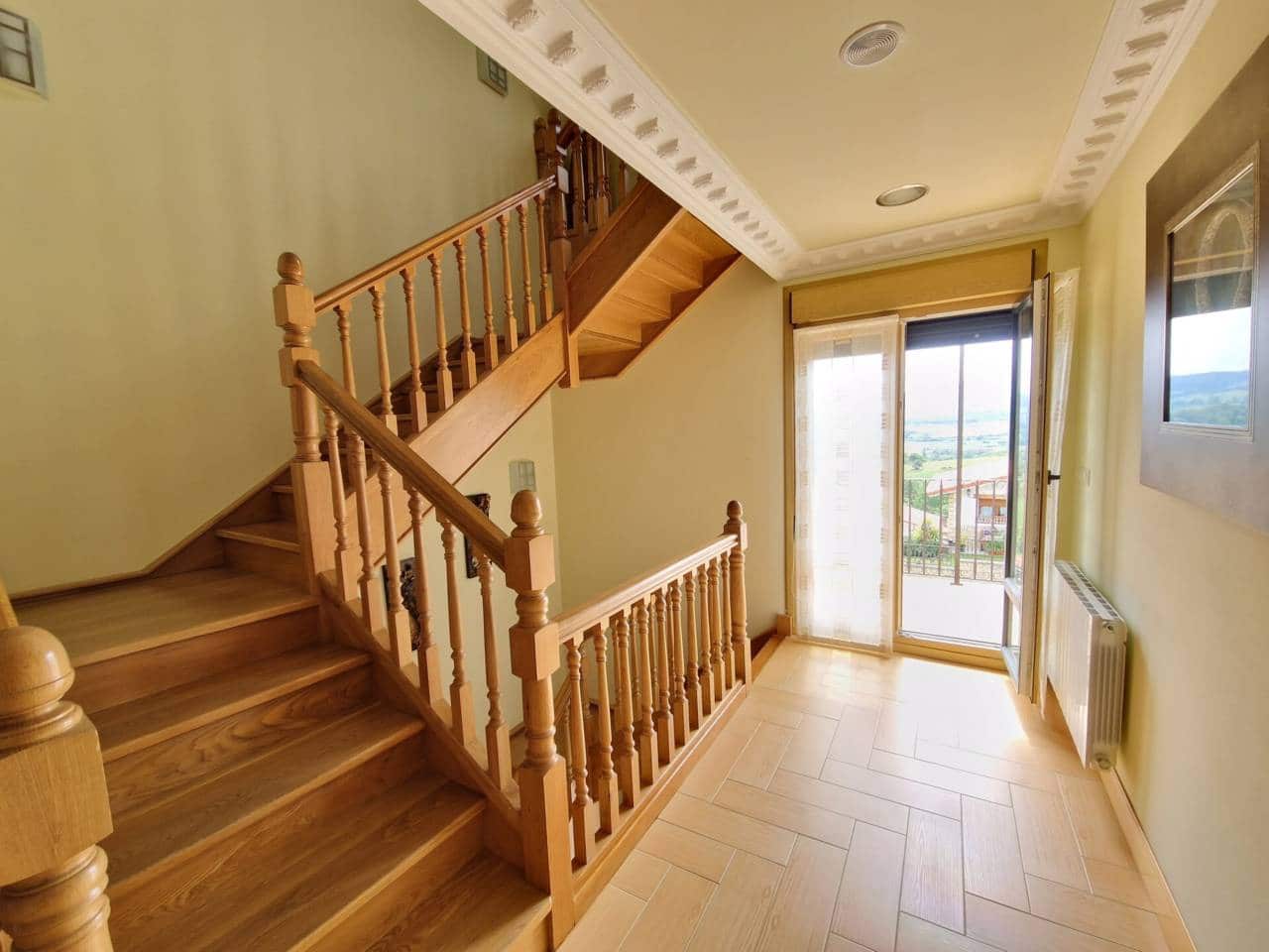 7 soveværelse Villa til salg i Valle de Mena med swimmingpool garage - € 535.000 (Ref: 8215485)