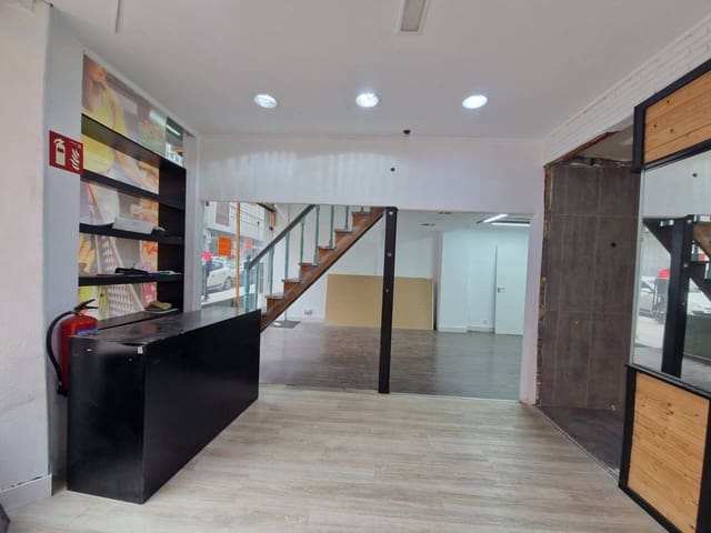 Commercial for sale in Bilbao - € 350,000 (Ref: 8238161)