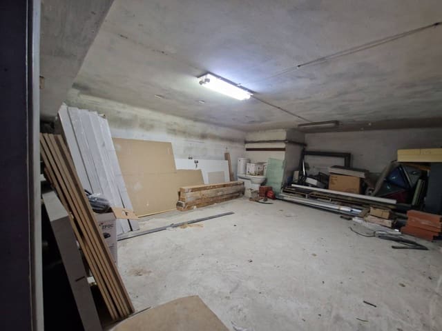 Commercial for sale in Bilbao - € 350,000 (Ref: 8238161)