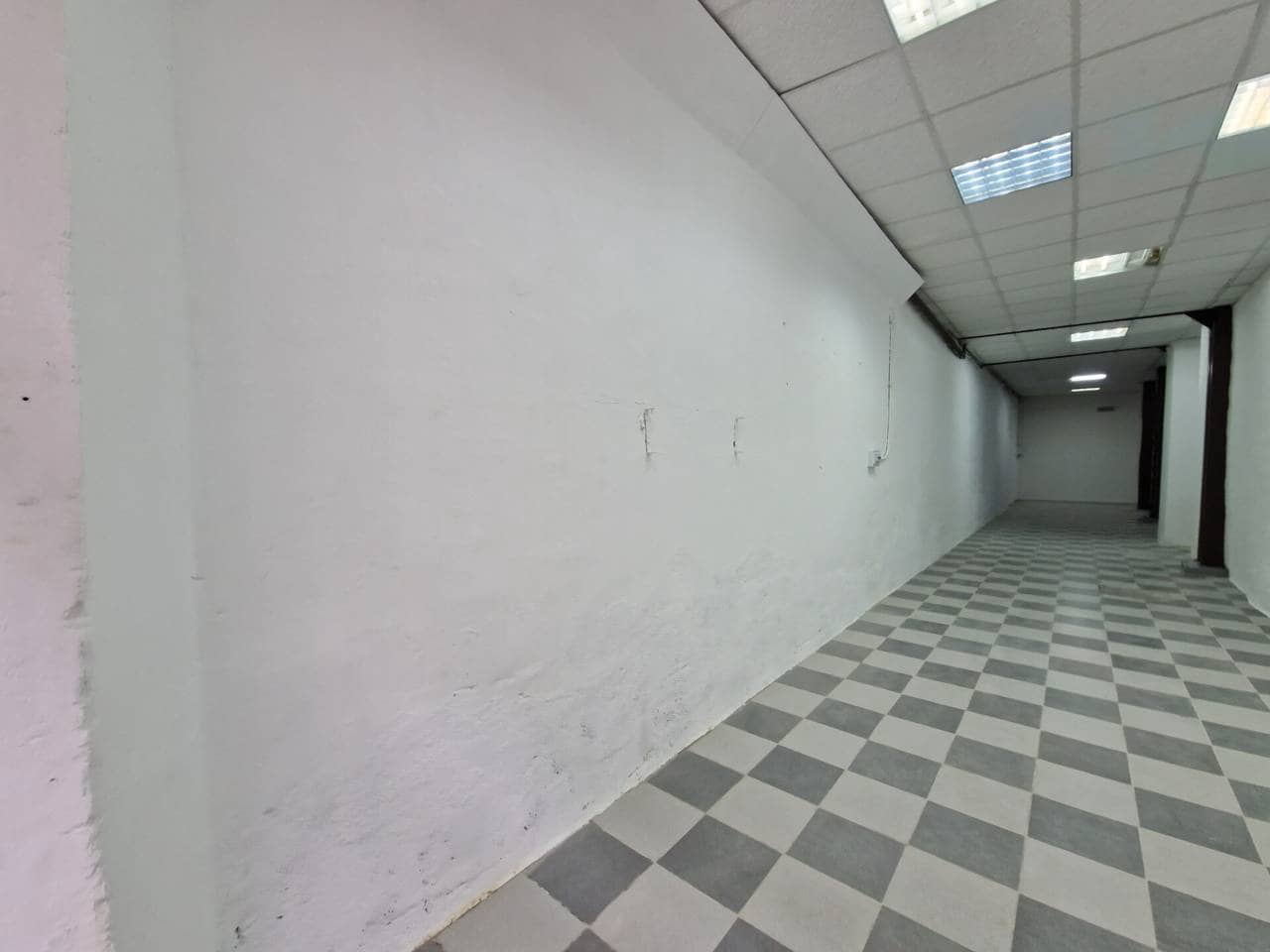 Erhverv til leje i Bilbao - € 1.200 (Ref: 8420783)