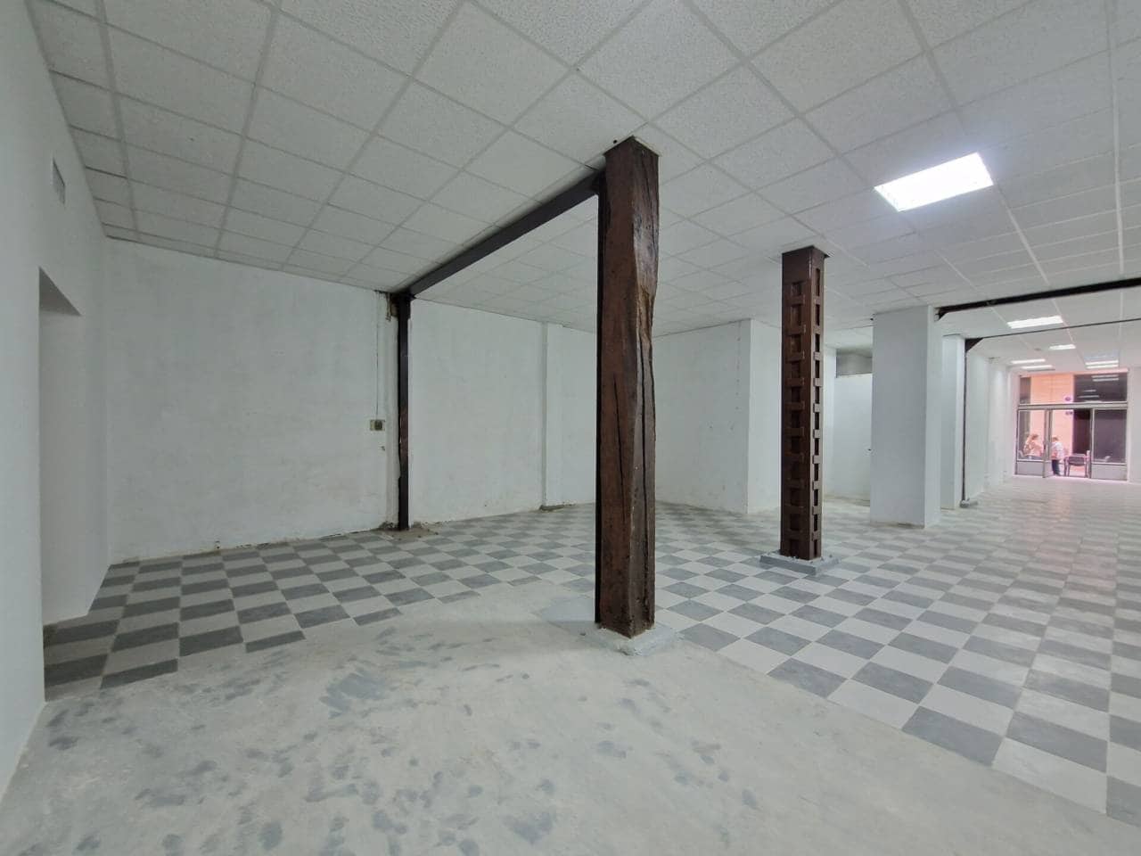 Erhverv til leje i Bilbao - € 1.200 (Ref: 8420783)