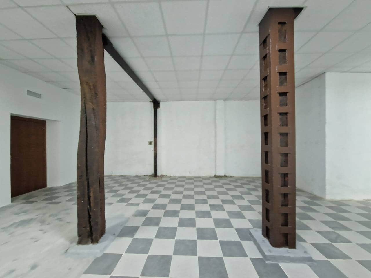 Erhverv til leje i Bilbao - € 1.200 (Ref: 8420783)