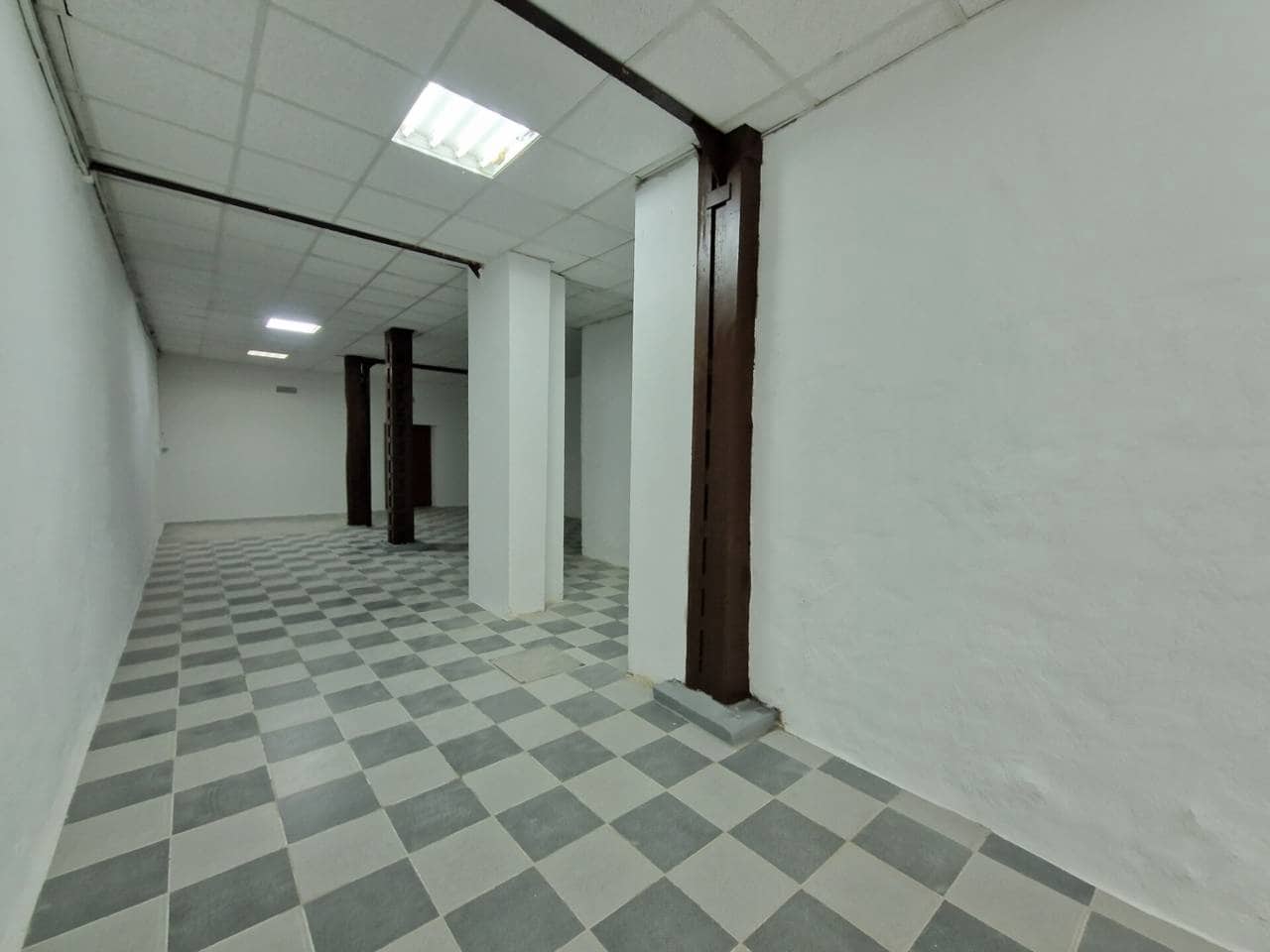 Erhverv til leje i Bilbao - € 1.200 (Ref: 8420783)