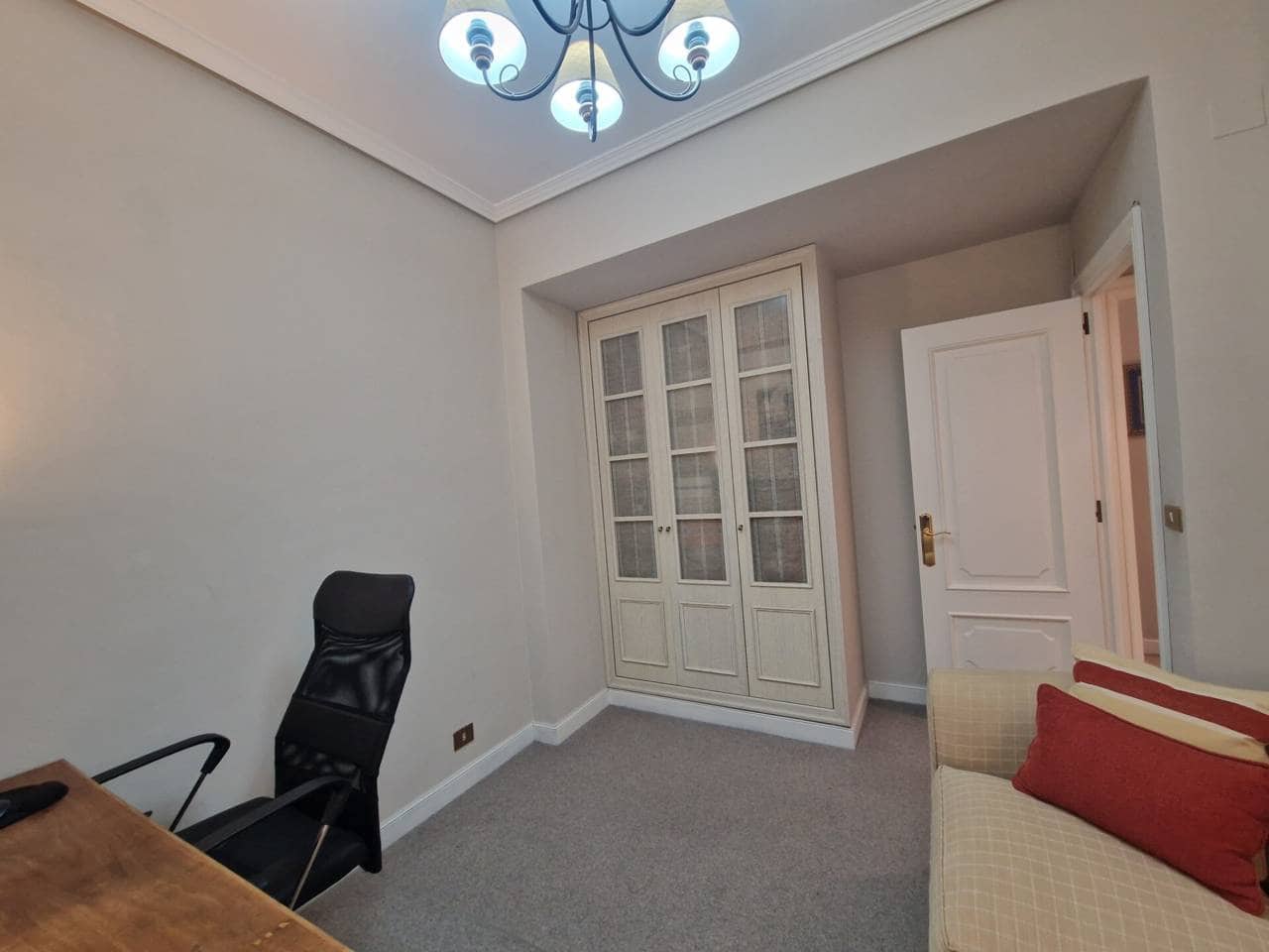 2 soveværelse Lejlighed til leje i Bilbao - € 1.200 (Ref: 8543461)