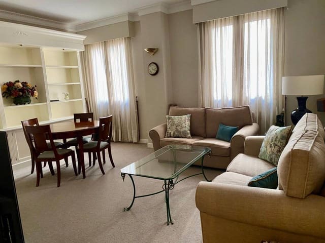 2 soveværelse Lejlighed til leje i Bilbao - € 1.200 (Ref: 8543461)