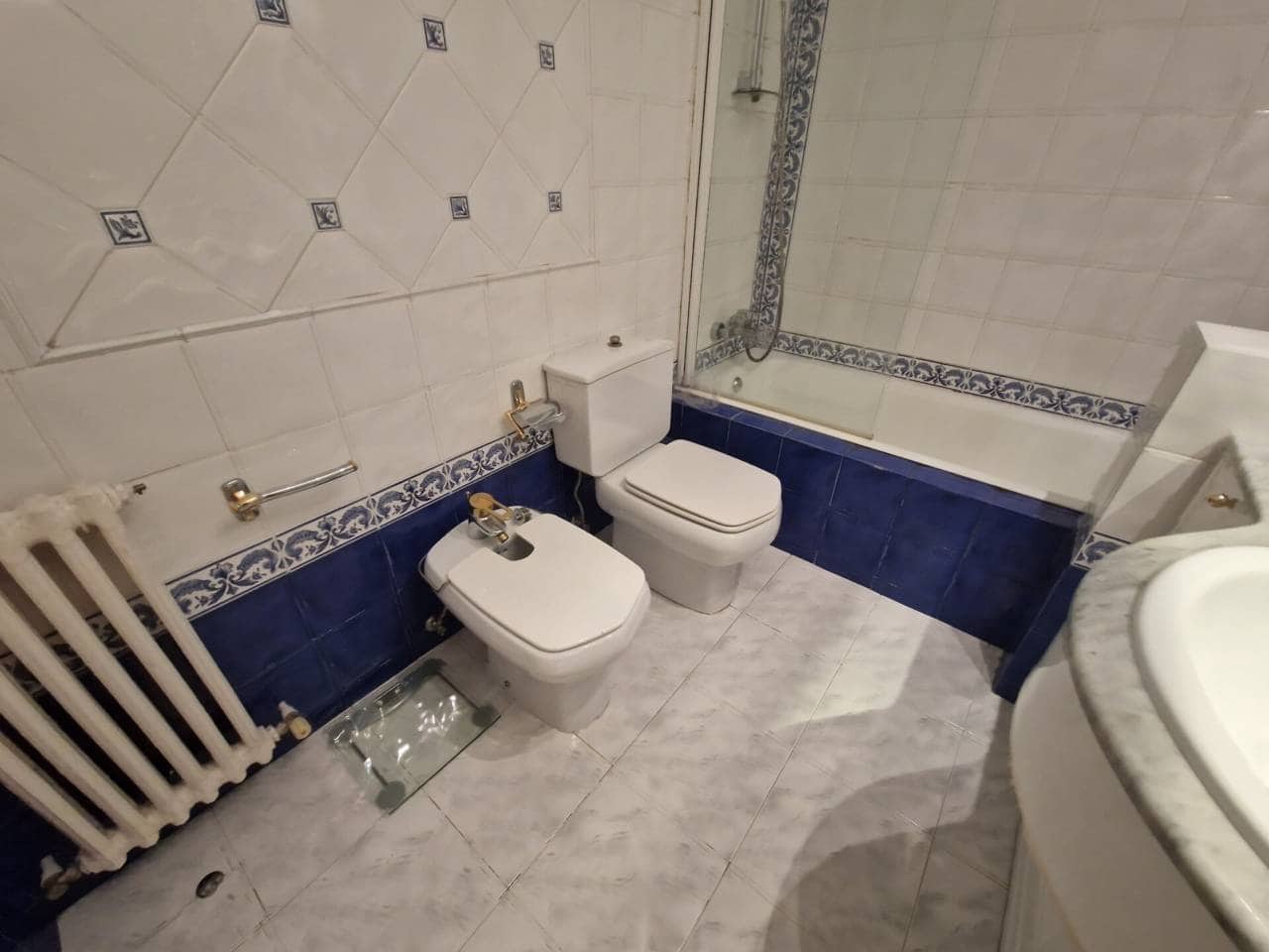 2 soveværelse Lejlighed til leje i Bilbao - € 1.200 (Ref: 8543461)