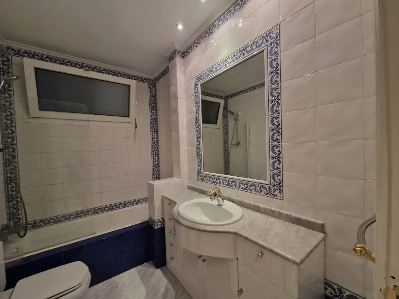 2 soveværelse Lejlighed til leje i Bilbao - € 1.200 (Ref: 8543461)